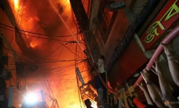 ബംഗ്ലാദേശില്‍ വന്‍ തീപിടിത്തം: 69 പേര്‍ മരിച്ചു, രക്ഷാപ്രവര്‍ത്തനം തുടരുന്നു