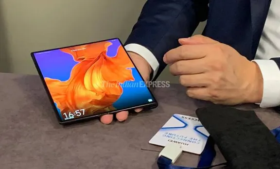 Huawei, Huawei Mate X, Mate X first look, Mate X foldable phone, Mate X foldable phone photos, Mate X first review, Mate X specifications, Mate X price in India, Mate X sale, Technology, ടെക്നോളജി, Tech news, ടെക് ന്യൂസ്, Malayalam Tech News, മലയാളം ടെക് ന്യൂസ്, IE malayalam, ഐഇ മലയാളം, Indian Express, ഇന്ത്യൻ എക്സപ്രസ്, today news, ഇന്നത്തെ വാർത്ത news india, latest news, breaking news, ബ്രേക്കിങ്ങ് ന്യൂസ്, india news live, india news today