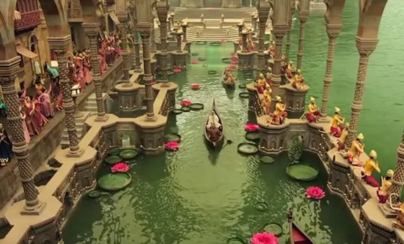 'കലങ്കി'ന്റെ ലോകത്തേക്ക് ക്ഷണിച്ച് വരുൺ ധവാൻ; മേക്കിങ് വീഡിയോ