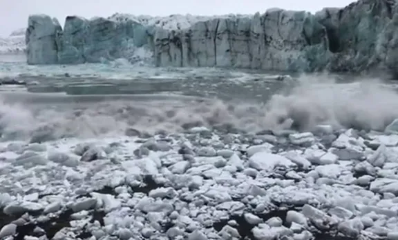 climate change, ഗ്ലേഷ്യർ, Glacier Collapse, tourists run Glacier Collapses, ഐസ്‌ലൻഡ്, Iceland, Iceland Glacier viral video, Iceland tourist spots, viral video, trending, ie malayalam, ഐഇ മലയാളം