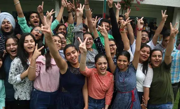 CBSE Results 2019, സിബിഎസ്ഇ പരീക്ഷഫലം, cbse plus two, cbse, cbse board result, www.cbse.nic.in, cbse 12th result 2019, cbse 12th result 2019, cbse.nic.in, cbseresults.nic.in, cbse board 12th result 2019, cbse class 12 result 2019, cbse class 12 result 2019, cbse 12th result 2019 date, cbse 12th result 2019 date, cbse board class 12 result 2019 date, cbse board class 12 result 2019 date, cbse exam, cbse exam result 2019 പ്ലസ് ടൂ, പത്താം ക്ലാസ്, cbse results, cbse, board exam results, IE Malayalam, ഐഇ മലയാളം