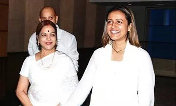 Vijaya Nirmala, വിജയ നിർമല, namrata shirodkar, നമ്രത ശിരോദ്കർ, mahesh babu, മഹേഷ് ബാബു, മഹേഷ് ബാബു അമ്മ, namrata shirodkar instagram, Mahesh babu wife, മഹേഷ് ബാബു ഭാര്യ, mahesh babu step mother, vijaya nirmala passes away, vijaya nirmala death, Vijaya Nirmala dead, vijaya nirmala death news, vijaya nirmala family, actress vijaya nirmala, vijaya nirmala passed away