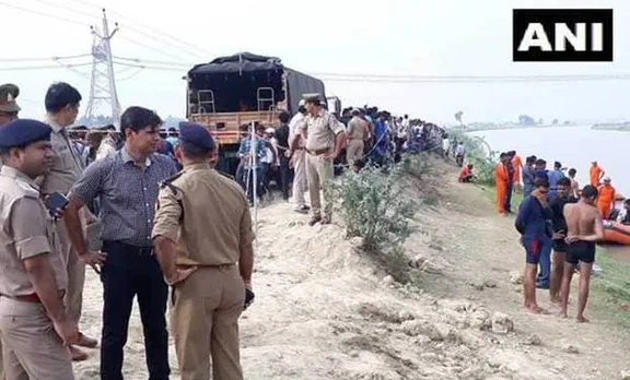 Uttar Pradesh, ഉത്തര്‍പ്രദേശ്, Car Accident, കാറപകടം, death, മരണം, children, കുട്ടികള്‍