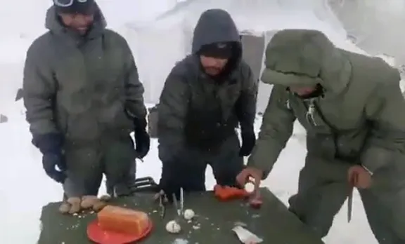 Siachen, Siachen videos, Siachen video, Siachen soldier video, Siachen army video, indian army siachen video, siachen glacier, siachen glacier video, siachen food, indian army, indian army siachen, indian army videos, indian express, latest news,സിയാച്ചിൻ, ie malayalam