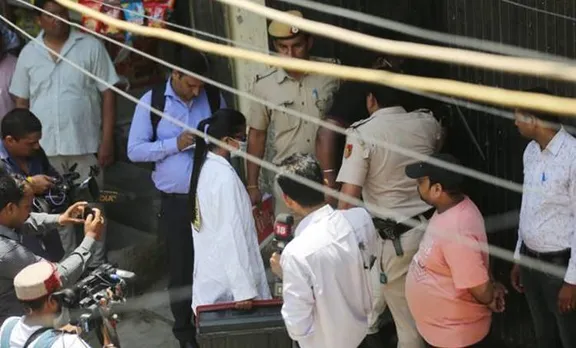 stabbed to death, കുത്തിക്കൊലപ്പെടുത്തി, murder, കൊലപാതകം, man killed wife, ഭാര്യയെ കൊലപ്പെടുത്തി, Delhi, ഡൽഹി, iemalayalam, ഐഇ മലയാളം