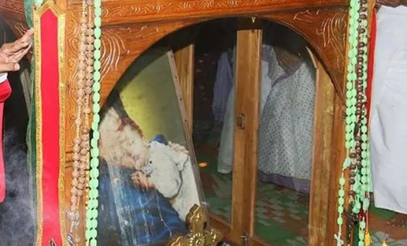 ഊട്ടുതിരുന്നാളുകള്‍ ഒഴിവാക്കണം, രൂപങ്ങള്‍ തൊട്ടുമുത്തരുത്; ദേവാലയങ്ങൾക്ക് കർശന നിർദേശം