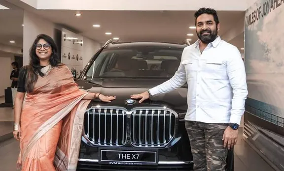 Gopi Sunder, ഗോപി സുന്ദർ, BMW X7, ബി എം ഡബ്ല്യു എക്സ് 7, BMW X7 price india, BMW X7 ex showroom price, BMW X7 photos, Gopi Sunder photos, ഗോപി സുന്ദർ ചിത്രങ്ങൾ, Gopi Sunder Family, Gopi Sunder wife