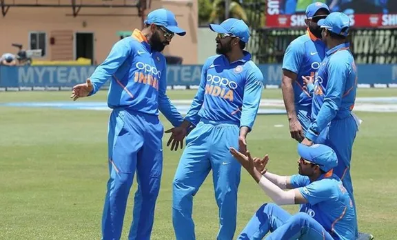 virat kohli, kohli, വിരാട് കോഹ്‌ലി, kohli dance, ഡാൻസ്, virat kohli dance, ക്രിസ് ഗെയ്ൽ, കേദാർ ജാദവ്, kohli gayle dance, kedar jadhav, chris gayle, india vs west indies, ind vs wi, cricket news, ie malayalam, ഐഇ മലയാളം