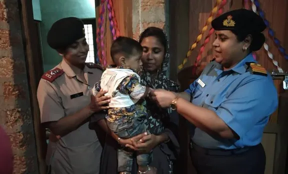 sajitha, jaleel, സജിത, ജലീൽ, സുബ്ഹാൻ, 2018 flood, pregnant women rescue, air lifting, ie malayalam, ഐഇ മലയാളം