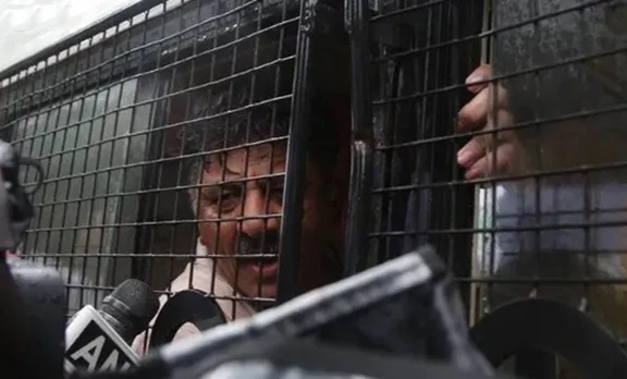 DK Shivakumar Arrested, ഡി.കെ.ശിവകുമാർ അറസ്റ്റിൽ, congress protest in karnataka, കർണാടകയിൽ കോൺഗ്രസ് പ്രതിഷേധം, Congress Leader DK Shivakumar Arrested, ഡി.കെ.ശിവകുമാർ അറസ്റ്റിൽ, Hawala , ഹവാല, IE Malayalam, ഐഇ മലയാളം