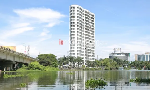 മരടില്‍ പിന്നോട്ടില്ല; ഉടമകള്‍ക്കെല്ലാം 25 ലക്ഷം നല്‍കണമെന്ന് സുപ്രീം കോടതി