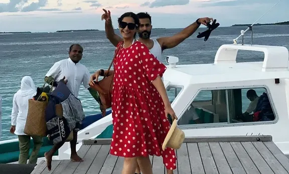 Sonam Kapoor, സോനം കപൂർ, ആനന്ദ് അഹൂജ, Sonam, Rhea Kapoor, Anand Ahuja, Anand Ahuja sonam kapoor, sonam Maldives family vacation, sonam rhea Maldives family vacation photos, Karan Boolani, Karan Boolani rhea