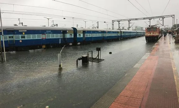 ernakulam south railway station, rain, ie malayalam