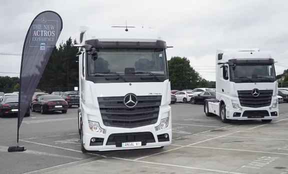 Driverless vehicle, ഡ്രൈവറില്ലാ വാഹനം, Mercedes, മെഴ്സിഡസ്, Dubai -Abu Dhabi road, ദുബായ്-  അബുദാബി റോഡ്, Dubai, ദുബായ്, Abu Dhabi, അബുദാബി, Actors Truck, ആക്‌ടേഴ്‌സ് ട്രക്ക്, Latest news, ലേറ്റസ്റ്റ് ന്യൂസ്, Gulf news, ഗൾഫ് വാർത്തകൾ, IE Malayalam, ഐഇ മലയാളം