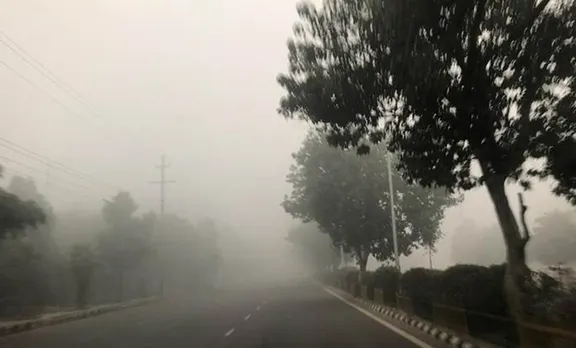 വിറങ്ങലിച്ച് ഡല്‍ഹി; മൂടല്‍ മഞ്ഞിനെത്തുടര്‍ന്നുണ്ടായ വാഹനാപകടത്തില്‍ ആറ് മരണം