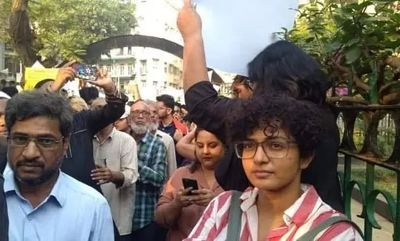 വിണ്ണിലല്ല, മണ്ണിലാണ് യഥാർഥ താരങ്ങൾ; പ്രതിഷേധിക്കാൻ അഭിനേതാക്കളും-ചിത്രങ്ങൾ