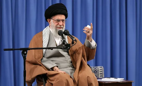 Iraq's Ain Al-Asad air base attack, അമേരിക്കയ്ക്ക് തിരിച്ചടിയുമായി ഇറാൻ, Iran's missile attack, ഇറാന്റെ മിസൈൽ ആക്രമണം,  Ayatollah Ali Khamenei, ആയത്തുള്ള അലി ഖമേനി, Iran attacked Al-asad airbase in iraq, അല്‍-അസദ് വ്യോമതാവളത്തിൽ ഇറാൻ ആക്രമണം, Iran attacked Taji military base in Iraq, താജി സൈനികത്താവളത്തിൽ ഇറാൻ ആക്രമണം,Qassem Soleimani killing, കാസിം സുലൈമാനി വധം, Donald trump, ഡൊണാൾഡ് ട്രംപ്, Iran, ഇറാൻ, United States America,അമേരിക്ക, world news, IE Malayalam, ഐഇ മലയാളം