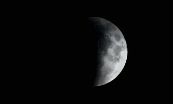 lunar eclipse, lunar eclipse july 2020, lunar eclipse 2020 date and time, lunar eclipse 2020 india, lunar eclipse timings, lunar eclipse india 2020, chandra grahan, chandra grahan 2020, chandra grahan 2020 date and time, chandra grahan 2020 facts, chandra grahan 2020 india, chandra grahan news, lunar eclipse facts, partial lunar eclipse 2020, partial lunar eclipse july 2020, ചന്ദ്ര ഗ്രഹണം, ഗ്രഹണം, ഗ്രഹണം നാളെ, ഗ്രഹണം ഇന്ന്, ഗ്രഹണം ഇന്ത്യയിൽ, ഗ്രഹണം കേരളത്തിൽ, ഗ്രഹണത്തിന്റെ സമയം, ഗ്രഹണ സമയം