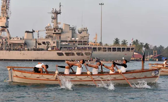 Southern Naval Command, സതേൺ നേവൽ കമാൻഡ്, Pulling Regatta, തുഴച്ചിൽ മത്സരം, Ernakulam Channel, ie malayalam, ഐഇ മലയാളം