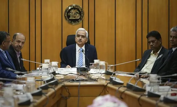 കോവിഡ്-19: വായ്പകള്‍ക്ക് മൂന്ന് മാസത്തെ മൊറട്ടോറിയം; പലിശ നിരക്കുകള്‍ ആര്‍ബിഐ വെട്ടിക്കുറച്ചു