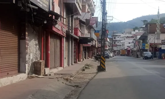 covid-19, കോവിഡ്-19, coronavirus, കൊറോണ വൈറസ്,lock down, ലോക്ക് ഡൗണ്‍, lock down in kerala, കേരളത്തിൽ വീണ്ടും ലോക്ക് ഡൗണ്‍,  covid news, covid community spread, സമൂഹ വ്യാപനം, covid community cluster, കോവിഡ് കമ്യൂണിറ്റി ക്ലസ്റ്റർ, കോവിഡ് വാർത്തകൾ, cm press meet, മുഖ്യമന്ത്രിയുടെ പത്രസമ്മേളനം, pinarayi vijayan press meet,പിണറായി വിജയന്‍ വാര്‍ത്താ സമ്മേളനം, kk shailaja, കെകെ ശൈലജ, health minister,ആരോഗ്യമന്ത്രി, vaccine, വാക്‌സിന്‍, india, ഇന്ത്യ, world, ലോകം, IE Malayalam, ഐഇ മലയാളം