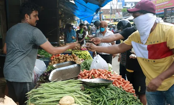 ernakulam market closing, broad way closing, kochi covid, ernakulam covid, ernakulam market, covid-19, corona virus, kochi, broad way, kochi news, കൊച്ചി, കൊറോണ, കോവിഡ്, ബ്രോഡ് വേ, മാർക്കറ്റ്, എറണാകുളം മാർക്കറ്റ്, എറണാകുളം മാർക്കറ്റ് അടച്ചു, ബ്രോഡ് വേ അടച്ചു, എറണാകുളം, എറണാകുളം കോവിഡ്, കൊച്ചി കോവിഡ്, സമ്പർക്ക വ്യാപനം, കൊച്ചി സമ്പർക്ക വ്യാപനം, ie malayalam, ഐഇ മലയാളം