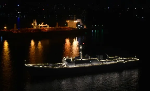 navy, നാവിക സേന, southern Naval Command, ദക്ഷിണ നാവിക കമാൻഡ്, air force, വ്യോമ സേന, sothern air force, ദക്ഷിണ വ്യോമ സേന, coast guard, തീര രക്ഷാ സേന, lockdown, health workers,ആരോഗ്യ പ്രവർത്തകർ, ലോക്ക്ഡൗൺ, ലോക്ക്ഡൗൺ, coronavirus, കൊറോണ വൈറസ്, covid, കോവിഡ്, covid-19, കോവിഡ്-19, coronavirus in india, കൊറോണ വൈറസ് ഇന്ത്യയിൽ, coronavirus in kerala, coronavirus kerala, കൊറോണ വൈറസ് കേരളത്തിൽ, coronavirus news, കൊറോണ വൈറസ് വാർത്തകൾ, coronavirus update, coronavirus latest, coronavirus latest news,കൊറോണ വൈറസ് ലേറ്റസ്റ്റ്,iemalayalam, ഐഇ മലയാളം