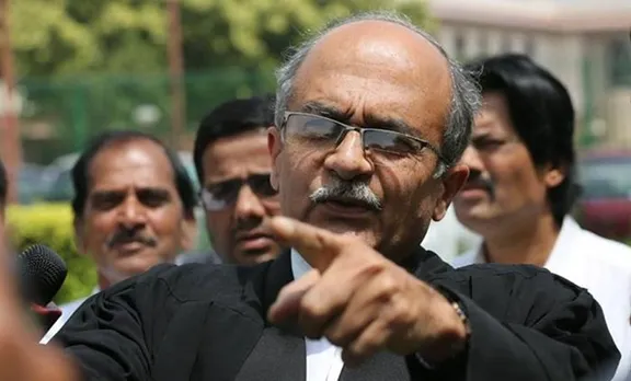 prashant bhushan,പ്രശാന്ത് ഭൂഷണ്‍,  prashant bhushan tweet, പ്രശാന്ത് ഭൂഷണിന്റെ വിവാദ ട്വീറ്റുകൾ, prashant bhushan tweet contempt,വിവാദ ട്വീറ്റുകളിൽ , പ്രശാന്ത് ഭൂഷണിനെതിരെ കോടതിയലക്ഷ്യം, prashant bhushan comment on supreme court, prashant bhushan tweet cji, സു പ്രീം കോടതിക്കെതിരായ പ്രശാന്ത് ഭൂഷണിന്റെ വിവാദ പരാമർശങ്ങൾ,sa bobdey, എസ്എ ബോബ്‌ഡെ, indian express malayala, ഇന്ത്യൻ എക്‌സ്‌പ്രസ് മലയാളം,ie malayalam, ഐഇ മലയാളം