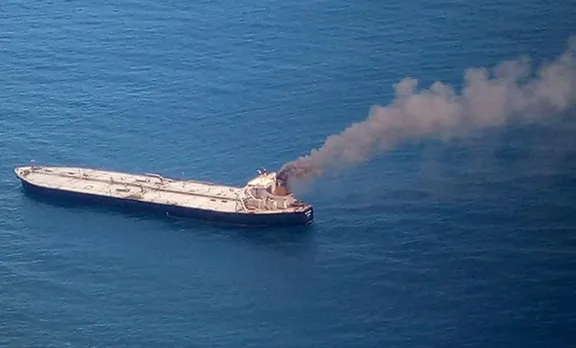 indian oil corporation,fire,indian ocean,arabian sea,oil,crude oil,ship,ഇന്ത്യൻ ഓയിൽ കോർപറേഷൻ,ക്രൂഡോയിൽ,അഗ്നിബാധ