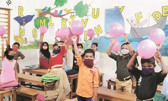 coronavirus, കൊറോണ വൈറസ്, covid-19, കോവിഡ്-19, lakshadweep, ലക്ഷദ്വീപ്, lakshadweep: India's only territory without coronavirus, ലക്ഷദ്വീപ്: ഇന്ത്യയിലെ ഏക കൊറോണ വൈറസ് രഹിത പ്രദേശം, lakshadweep coronavirus cases, ലക്ഷദ്വീപ് കൊറോണ വൈറസ് കേസുകള്‍, lakshadweep covid-19 cases, ലക്ഷദ്വീപ് കോവിഡ്-19 കേസുകള്‍, lakshadweep schools, ലക്ഷദ്വീപ് സ്‌കൂളുകള്‍, lakshadweep schools reopen, ലക്ഷദ്വീപില്‍ സ്‌കൂളുകള്‍ തുറന്നു, coronavirus india, കൊറോണ വൈറസ് ഇന്ത്യ, covid-19 india, കോവിഡ്-19 ഇന്ത്യ, coronavirus kerala, കൊറോണ വൈറസ് കേരളം, covid-19 kerala, കോവിഡ്-19 കേരളം, kerala coronavirus curve, കേരളം കൊറോണ വൈറസ് കര്‍വ്, kerala covid 19 news, kerala covid 19 updates, കോവിഡ്-19 കേരളം പുതിയ വാര്‍ത്തകള്‍, india coronavirus news, ഇന്ത്യ കൊറോണ വൈറസ് വാര്‍ത്തകള്‍, india covid-19 news, ഇന്ത്യ കോവിഡ്-19 വാര്‍ത്തകള്‍, indian express malayalam, ഇന്ത്യന്‍ എക്സ്പ്രസ് മലയാളം, ie malayalam, ഐഇ മലയാളം