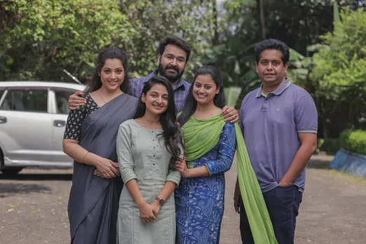 ജോർജ് കുട്ടിയും കുടുംബവും ആറു വർഷങ്ങൾക്ക് ശേഷം; ചിത്രങ്ങൾ പങ്കുവച്ച് സംവിധായകൻ