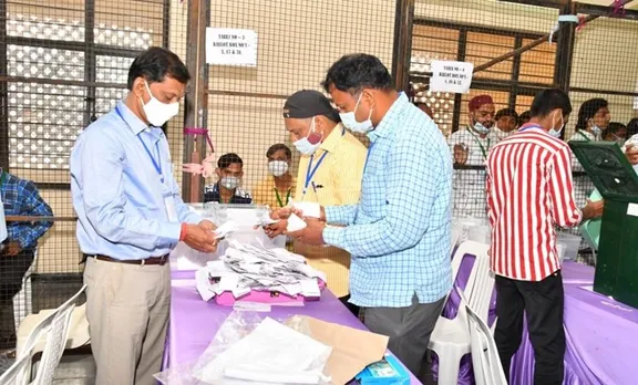 hyderabad, ഹൈദരാബാദ്, hyderabad muncipal corporation election 2020, ഹൈദരാബാദ് മുനിസിപ്പൽ കോര്‍പറേഷന്‍ തിരഞ്ഞെടുപ്പ് 2020, ghmc election 2020, ജിഎച്ച്എംസി തിരഞ്ഞെടുപ്പ് 2020, hyderabad muncipal corporation election results 2020, ഹൈദരാബാദ് മുനിസിപ്പൽ കോര്‍പറേഷന്‍ തിരഞ്ഞെടുപ്പ് ഫലം 2020, ghmc election resluts 2020, ജിഎച്ച്എംസി തിരഞ്ഞെടുപ്പ് ഫലം 2020, hyderabad muncipal corporation election results news, ഹൈദരാബാദ് മുനിസിപ്പൽ കോര്‍പറേഷന്‍ തിരഞ്ഞെടുപ്പ് ഫലം വാർത്തകൾ, ghmc election resluts news, ജിഎച്ച്എംസി തിരഞ്ഞെടുപ്പ് ഫലം വാർത്തകൾ, hyderabad municipal election results,  hyderabad muncipal corporation polls results, ഹൈദരാബാദ് മുനിസിപ്പല്‍ തിരഞ്ഞെടുപ്പ് ഫലം, ghmc polls results, ജിഎച്ച്എംസി വോട്ടെടുപ്പ് ഫലം, trs, ടിആർഎസ്, aimim, എഐഎംഐഎം, bjp, ബിജെപി, indian express malayalam, ഇന്ത്യൻ എക്‌സ്‌പ്രസ് മലയാളം, ie malayalam, ഐഇ മലയാളം