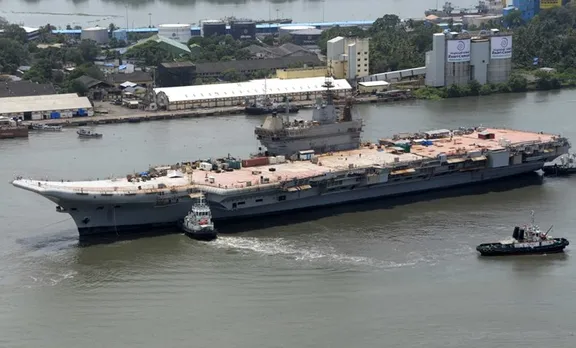 ins vikrant, ഐഎന്‍സ് വിക്രാന്ത്, aircraft carrier ins vikrant, വിമാനവാഹിനിക്കപ്പല്‍ ഐഎന്‍എസ് വിക്രാന്ത്, indigenous aircraft carrier ins vikrant, തദ്ദേശീയ വിമാനവാഹിനിക്കപ്പല്‍ ഐഎന്‍എസ് വിക്രാന്ത്, indian navy, ഇന്ത്യന്‍ നാവിക സേന, indian navy new aircraft carrier ins vikrant, നാവിക സേനയുടെ പുതിയ വിമാനവാഹിനിക്കപ്പല്‍ ഐഎന്‍എസ് വിക്രാന്ത്, southern naval command kochi, ദക്ഷിണ നാവിക കമാന്‍ഡ് കൊച്ചി, vice admiral ak chawla, വൈസ് അഡ്മിറല്‍ എകെ ചൗള, indian navy glider accident, നാവിക സേന ഗ്ലൈഡര്‍ അപകടം, kochi glider accident, കൊച്ചി ഗ്ലൈഡര്‍ അപകടം, indian navy glider accident enquiry report, നാവിക സേന ഗ്ലൈഡര്‍ അപകടം അന്വേഷണ റിപ്പോര്‍ട്ട്, indian express malayalam, ഇന്ത്യന്‍ എക്‌സ്പ്രസ് മലയാളം, ie malayalam, ഐഇ മലയാളം