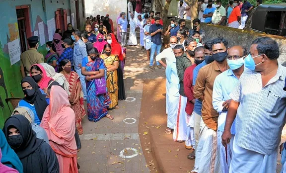 election 2020, തിരഞ്ഞെടുപ്പ് 2020 live updates, election 2020 kerala live updates, കേരള തിരഞ്ഞെടുപ്പ് 2020, kerala local body election 2020, , കേരള തദ്ദേശഭരണ തിരഞ്ഞെടുപ്പ് 2020, kerala local body polls dates, കേരള തദ്ദേശഭരണ തിരഞ്ഞെടുപ്പ് വോട്ടിങ് തിയതികൾ, special ballot paper, സ്പെഷൽ ബാലറ്റ്‌ പേപ്പർ, special ballot paper for covid-19 patients, കോവിഡ് രോഗികൾക്കു സ്പെഷൽ ബാലറ്റ്‌ പേപ്പർ, indian express malayalam, ഇന്ത്യൻ എക്‌സ്‌പ്രസ് മലയാളം ie malayalam, ഐഇ മലയാളം