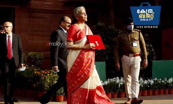 പട്ടിൽ പൊതിഞ്ഞ ഇന്ത്യൻ നിർമിത ടാബുമായി നിർമല; കടലാസ് രഹിത ബജറ്റ്