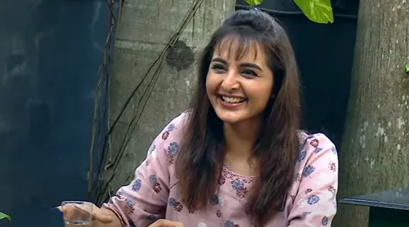 Manju Warrier, Manju Warrier thug dialogue, Manju Warrier funny interview, Chathurmukham review, മഞ്ജുവാര്യർ, Chathurmukham, ചതുർമുഖം, iemalayalam, ഐഇ മലയാളം