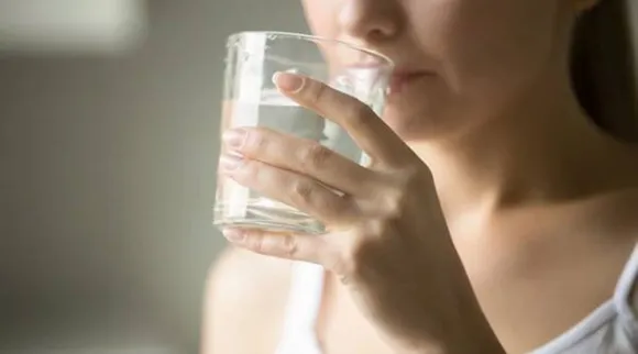How to drink Water, how much water to have, വെള്ളം, water benefits, drinking water and Ayurveda