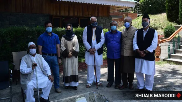 jammu and kashmir, gupkar alliance, gupkar gang, gupkar declaration, pm meeting j&k, j&K all party meeting, narendra modi kashmir meeting, J&K meeting article 370, article 370, meeting J&K, farooq abdullah, mehbooba mufti, gupkar alliance meeting, ഗുപ്കർ സഖ്യം, കശ്മീർ, ജമ്മു കശ്മീർ, ie malayalam