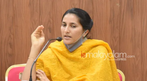mayookha johny , iemalayalam