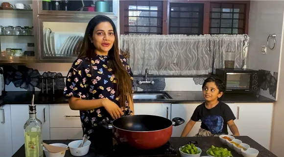 Thalappakatti Chicken Biriyani, Rimy Tomy