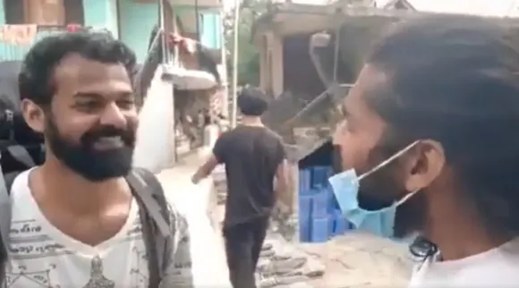 Pranav Mohanlal, പ്രണവ് മോഹൻലാൽ, Pranav Viral Video, പ്രണവ് വെെറൽ വീഡിയോ, Pranav Carry Bag, പെട്ടി ചുമന്ന് പ്രണവ്, IE Malayalam, ഐഇ മലയാളം