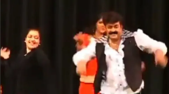 Rimi Tomy,Mohanlal, Mohanlal Rimi Tomy stage performance, Rimi Tomy pics, rimi tomy photos, videos, rimi tomy news, rimi tomy age, rimi tomy birthday, റിമി ടോമി