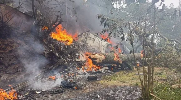 Bipin Rawat, Bipin Rawat chopper crash, Bipin Rawat helicopter crashes in tamil nadu, coonoor chopper crash, Bipin Rawat chopper crash ootty, indian army, indian airforce, Rajnath Sing, Narendra Modi, MI17V5 helicopter accident, MI17V5 helicopter crash, Bipin Rawat news, coonoor chopper crash news, coonoor helicpoter crash news, latest news, malayalam news, news in malayalam, indian express malayalam, ie malayalam