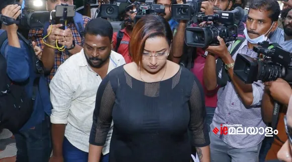 Swapna Suresh, Pinarayi Vijayan, M Sivasankar