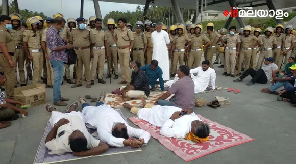 ഒരു തീരം ക്ഷോഭിക്കുമ്പോൾ: വിഴിഞ്ഞം തുറമുഖം മത്സ്യത്തൊഴിലാളികൾ സമരം ചെയ്യുന്നത് എന്തിന്?