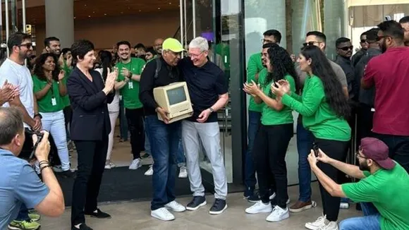 APPLE, TECH