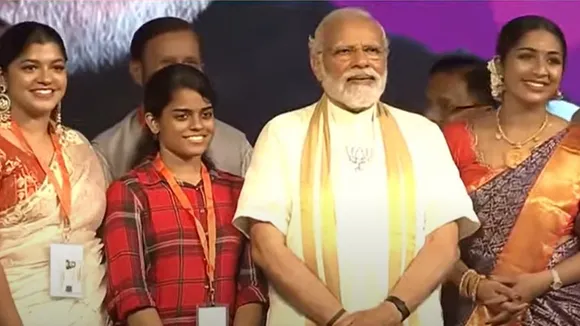 യുവം-2023 വേദിയില്‍ പ്രധാനമന്ത്രിക്കൊപ്പം വേദി പങ്കിട്ട് യുവ താരനിര