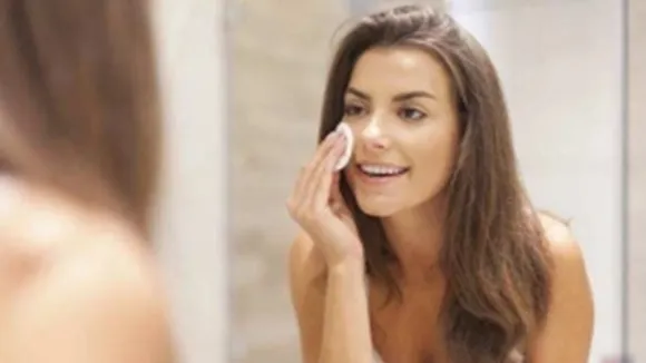 acne, what causes acne, skincare, skincare tips, can makeup cause acne, makeup and acne, how to prevent acne
