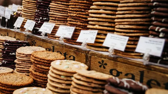 biscuits|cakes|pizzas