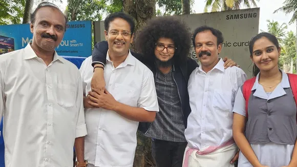 Aliyans, Rishi Kumar, Riyas Narmakala, Uppum Mulakum 